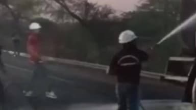 વિરમગામ: વીરમગામ હાઇવે પર કેમીકલ ભરેલ ટ્રક ટેન્કરમાં અચાનક આગ ભભૂકી, ભારે જહેમત બાદ નગરપાલિકા ફાયરની ટીમ આગ પર કાબુ મેળવ્યો