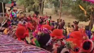 बड़ेराजपुर: धनोरा में यादव समाज द्वारा गोवर्धन पूजा का आयोजन, राउत नाचा के साथ निकाली गई शोभायात्रा