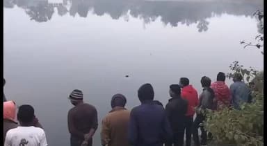 नईगढ़ी: भीर गांव में चार दिन से लापता युवक का शव तालाब में मिला, पीएम रिपोर्ट से होगा खुलासा