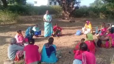 अल्बर्ट एक्का (जारी): आगामी बजट सत्र से अनिश्चितकालीन हड़ताल को लेकर रसोईया संघ की बैठक प्रखंड में संपन्न