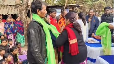 আউশগ্রাম ২: আউশগ্রামে হেদোগড়িয়ায় উন্নয়নের পাঁচালির প্রচারের মাঝেই বিজেপি ছেড়ে তৃণমূলে যোগদান করল দশটি পরিবার