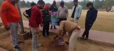 गोराडीह: खुशहाल भारत के बैनर तले लाजपत पार्क में वृक्षारोपण कार्यक्रम आयोजित किया गया