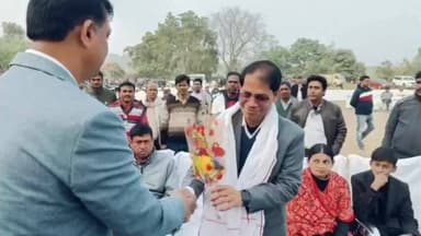 ফরাক্কা: ফারাক্কা NTPC মোড় নবারুণ পয়েন্ট ব্যবসায়ী সমিতি ও বাজার কমিটির উদ্যোগে বার্ষিক বনভোজনে উপস্থিত বিধায়ক ও আইসি