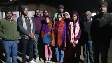 टाटीझरिया: टाटीझरिया के अमनारी से लापता तीन नाबालिग बच्चियां बरामद, डांट के बाद काम की तलाश में घर से निकली थीं