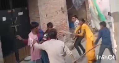 नगीना: बढ़ापुर के गांव साहूवाला गोसाईवाला में मारपीट का एक लाइव वीडियो सोशल मीडिया पर वायरल, लाठी-डंडे व कुल्हाड़ी का प्रयोग