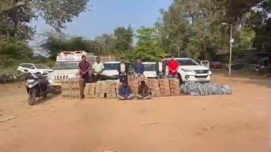 સંખેડા: બિલીયા ગામની સિમમા ખુલ્લી જગ્યામાં ચાર ફોરવ્હીલર ગાડી તથા એક મોટર સાયકલમાં કટીંગ થતો પ્રોહી મુદ્દામાલ જપ્ત કરાયો.