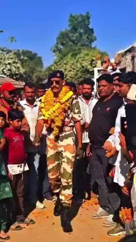 લાલપુર: ટેભડા ગામના વતની રાઠોડ ભાવેશભાઈ પરબતભાઈ ભારતીય સેનાની ટ્રેનિંગ પૂરી કરી વતન આવતા સ્વાગત કરાયું