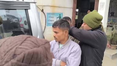 চোপড়া: চোপড়া থানার হাপতিয়াগছ গ্রাম পঞ্চায়েত এলাকার বাসিন্দাকে আগ্নেয়াস্ত্র সমেত গ্রেপ্তার করেছে পুলিশ