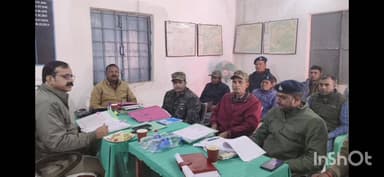 हरिहरगंज: हरिहरगंज थाना के पत्थरा ओपी में अनुमंडलीय पुलिस अधिकारियों ने की अपराध समीक्षा बैठक