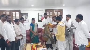 వర్ధన్నపేట: మంత్రి సురేఖ నివాసంలో అయినవోలు మల్లికార్జున స్వామి బ్రహ్మోత్సవాల పోస్టర్ ఆవిష్కరణ పాల్గొన్న వరదన్నపేట ఎమ్మెల్యే