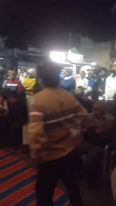 परबतसर में राजनीतिक चेतना आम जनता सभा परबतसर जनप्रतिनिधियों के बीच नोकझोंक
#परबतसर
#parbatsar
Ramniwas Gawriya
Amar Ch...