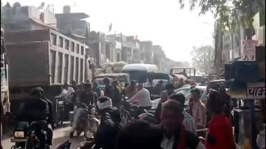 देवेंद्रनगर: देवेंद्रनगर के बाजारों में बार-बार जाम से लोग परेशान, पुलिस रही नदारद