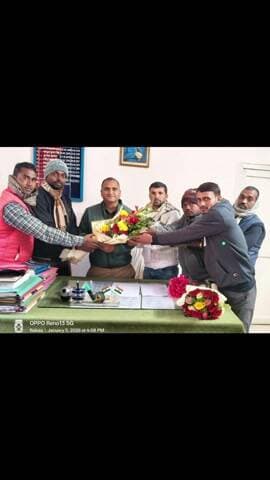 मनातू: मनातू थाना के नवपदस्थापित प्रभारी से भाजपा प्रतिनिधियों और समर्थकों ने की शिष्टाचार भेंट!