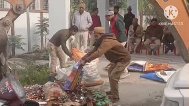 कुढ़नी: तुर्की थाना क्षेत्र में 19 मामलों में देसी व विदेशी शराब का किया गया विनष्टीकरण