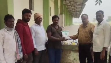 బాన్సువాడ: కోనాపూర్ లో ఉచిత పశువు వైద్య శిబిరం, 63 పశువులకు ఉచితంగా చికిత్సలు, అవసరమైన వారికి ఉచితంగా మందులు పంపిణీ : జైపాల్ సింగ్