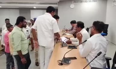 అల్లాదుర్గం: ప్రజావాణి కార్యక్రమంలో వినతులు స్వీకరించిన జిల్లా అడిషనల్ కలెక్టర్ నగేష్