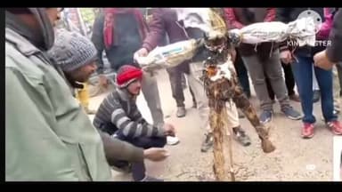 दरौली: दरौली प्रखंड मुख्यालय पर भाकपा माले ने भाजपा नेता गिरधारी लाल साहू का पुतला दहन किया