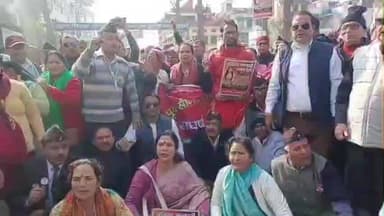 कोटद्वार: सड़क पर उतरे विभिन्न संगठनों के लोगों ने अंकिता भंडारी प्रकरण में सीबीआई जांच और वीआईपी की गिरफ्तारी की उठाई मांग