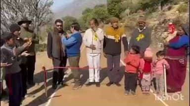 बेतालघाट: भाजपा के वरिष्ठ नेता हेम आर्य ने बेतालघाट के जनतावल गांव, धारी, खैरनी व थापली में चलाया जनसंपर्क अभियान