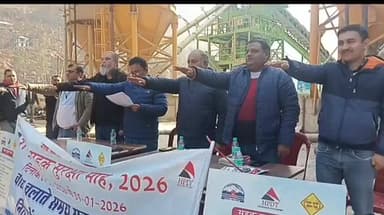 ननखड़ी: रामपुर में सड़क सुरक्षा माह के तहत परिवहन विभाग ने लोगों को जागरूक किया, दिलाई सड़क सुरक्षा की शपथ