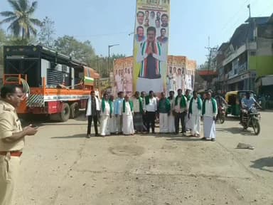 ಜಗಳೂರು: ಮೆಕ್ಕೆಜೋಳ ಖರೀದಿಯಲ್ಲಿ 250 ರೂ ಬೋನಸ್ ಘೋಷಣೆ: ಜಗಳೂರಲ್ಲಿ ರೈತ ಸಂಘ ಸಂಭ್ರಮಾಚರಣೆ