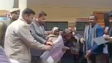 औराई: शीतलहर में प्रशासन का मानवीय कदम, डीएम और एसपी ने किया कंबल वितरण