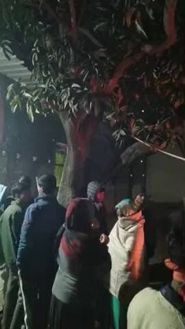 राजातालाब: वाराणसी के मिर्ज़ामुराद क्षेत्र के करधना गांव में जहरीला फल खाने से 3 मासूम बच्चियों की मौत