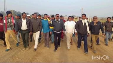 जरीडीह: ओरमांझी-जैनामोड़ भारतमाला सड़क निर्माण में अनियमितता पर सांसद चंद्रप्रकाश चौधरी का ग्रामीणों संग विरोध प्रदर्शन