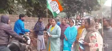 সাঁকরাইল: তৃণমূল সরকারের ১৫ বছরের উন্নয়নের খতিয়ান ‘উন্নয়নের পাঁচালী’ প্রচার শুরু, সাঁকরাইলে পদযাত্রা