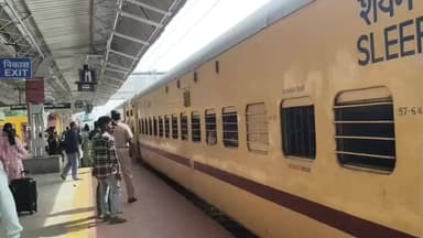 पेशरार: कोयल नदी पुल में दरार से रेल परिचालन प्रभावित, कई ट्रेनें रद्द व कुछ के मार्ग बदले