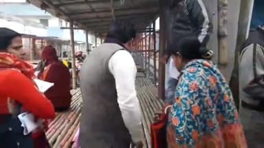 কৃষ্ণগঞ্জ: কৃষ্ণগঞ্জে SIR এর হেয়ারিং এ এসে নির্বাচন কমিশনের বিরুদ্ধে ক্ষোভ উগড়ে দিলেন সাধারণ মানুষ