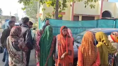 गढ़ाकोटा: अवैध शराब के खिलाफ महिलाओं ने खोला मोर्चा, घरों से शराब पकड़ी, मामला दर्ज