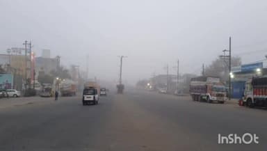 उज्जैन: कड़ाके की ठंड के चलते कलेक्टर ने नर्सरी से आठवीं तक के स्कूलों में मंगलवार को छुट्टी के आदेश जारी किए