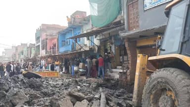 इंदरगढ़ में गुंडागर्दी चरम पर देखें लाइव वीडियो
#CM #swapnilwankhadeias #datia #news #newstoday #fbyシvideo #insta