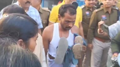 तमनार: तमनार हिंसा में महिला आरक्षक पर हमला करने वाला मुख्य आरोपी गिरफ्तार, जूते-चप्पलों की माला पहनाकर सरेआम निकाला गया जुलूस