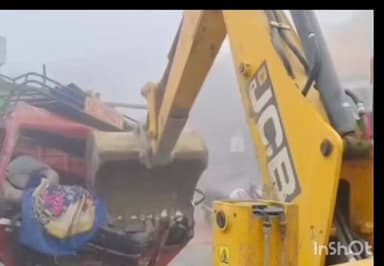 खेरागढ़: ग्वालियर हाइवे पर घने कोहरे में भिड़े वाहनों में दो लोगों की मौत