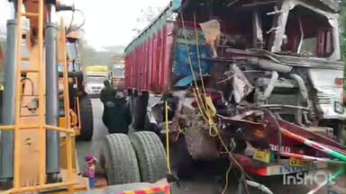 चरपोखरी: नगराव मोड़ के समीप भीषण सड़क हादसे में एक व्यक्ति की मौत, एक घायल