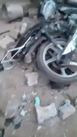 राजातालाब: परमंदापुर गांव में क्रिकेट खेल के दौरान विवाद, मनबढ़ों ने बाइक और ई-रिक्शा तोड़े, 6 नामजद व एक अज्ञात के खिलाफ मुकदमा