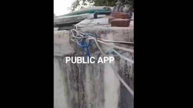 નસવાડી: પલાસણી ગામે પાણી પુરવઠાના ફિલ્ટર પાણી સંપ માંથી મૃત ગરોળી કાચિંડો તાલુકા પંચાયત સદસ્ય બહાર કાઢી રોષ વ્યક્ત કર્યો.