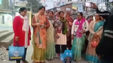 ডায়মন্ডহারবার ১: উন্নয়নের পাঁচালী ডায়মন্ড হারবার15 নম্বর ওয়ার্ডে তৃণমূল কংগ্রেসের মহিলা সংগঠনের পক্ষ থেকে প্রচার করে