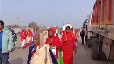 नीमडीह: नीमडीह में एसएम स्टील एंड पावर लिमिटेड के खिलाफ अदारडीह से निकाली गई रैली, भूमि अधिग्रहण का विरोध