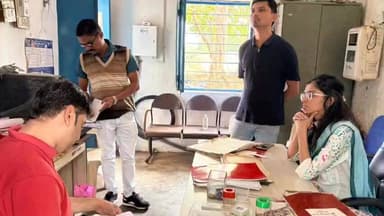 નસવાડી: પ્રાંત અધિકારીએ જામલી પોચંબા સહિતના ગામોમાં ગ્રામ પંચાયતની મુલાકાત લીધી.