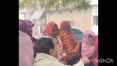 रामनगर: रामनगर के चेयरमैन रामशरण पाठक ने आज जरूरतमंदों को कंबल और ऊनी कपड़े वितरित किए