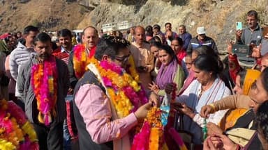 सरकाघाट: बल्हडा व कालेहड़ी में समाजसेवक चंद्रमोहन शर्मा का भव्य स्वागत, मौके पर जनसमस्याओं का निपटारा किया गया