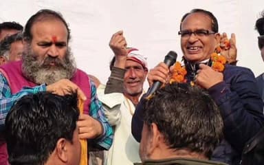 इछावर: केंद्रीय कृषि मंत्री शिवराज सिंह चौहान का जिले के इछावर में हुआ स्वागत-सम्मान, कई लोग रहे मौजूद