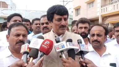 ಚನ್ನಪಟ್ಟಣ: ಸಿದ್ದರಾಮಯ್ಯನವರೆ ಒಪ್ಪಿ ಸಿಎಂ ಸ್ಥಾನ ಬಿಟ್ಟುಕೊಡುತ್ತಾರೆ: ಪಟ್ಟಣದಲ್ಲಿ ಶಾಸಕ ಯೋಗೀಶ್ವರ್