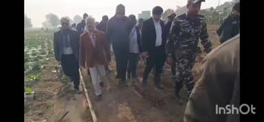 हरिहरगंज: हरिहरगंज में उर्वरक विभाग के संयुक्त सचिव कृष्णकांत पाठक ने स्ट्रॉबेरी खेती व कृषि पाठशाला का निरीक्षण किया