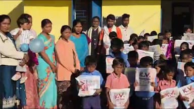 फरसगांव: गट्टीपलना में स्कूली बच्चों ने खेलकूद, पाठ्य सामग्री और न्योता भोज कराकर उम्मीद संस्था के सदस्य फिरोज का मनाया जन्मदिन