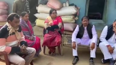 কেশিয়ারি: কেশিয়াড়ি রাজনীতিতে এক অন্য চিত্র কর্মীর মানভাঙ্গাতে বাড়িতে গেলেন বিধায়ক