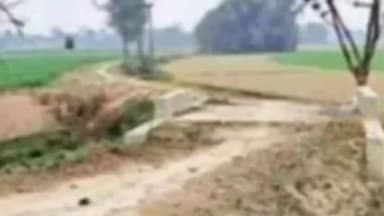 दगौरा: लक्ष्मीपुर विद्यालय को जोड़ने वाली कच्ची सड़क बनी परेशानी का सबब, डगरुआ प्रखंड के मजगमा पंचायत में